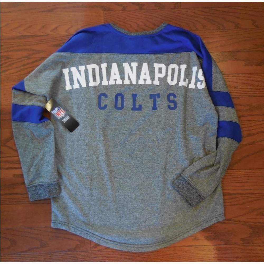 NWTs Women's NFL Team apparel Indianapolis licensed Colts Top - Size Medium
